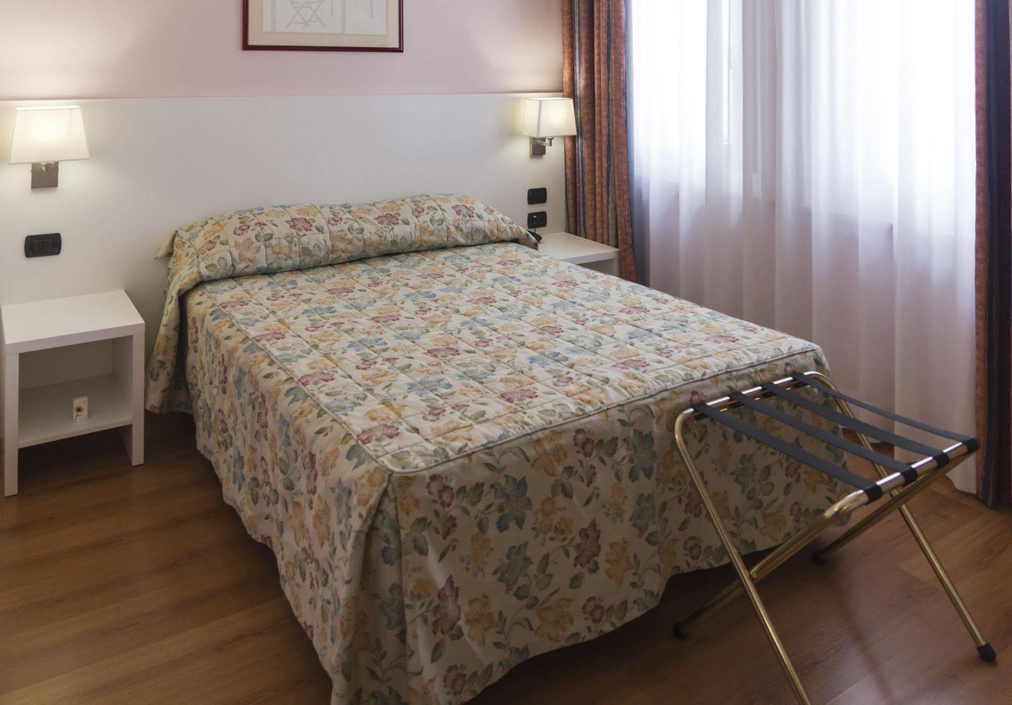 Hotel Pico ميراندولا المظهر الخارجي الصورة