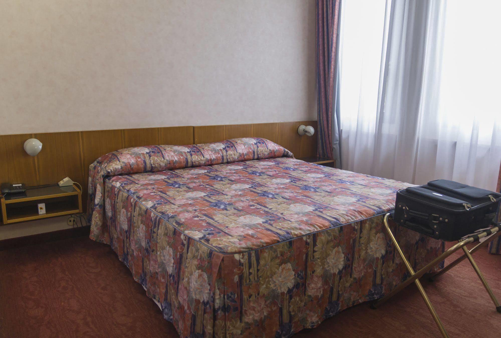 Hotel Pico ميراندولا المظهر الخارجي الصورة